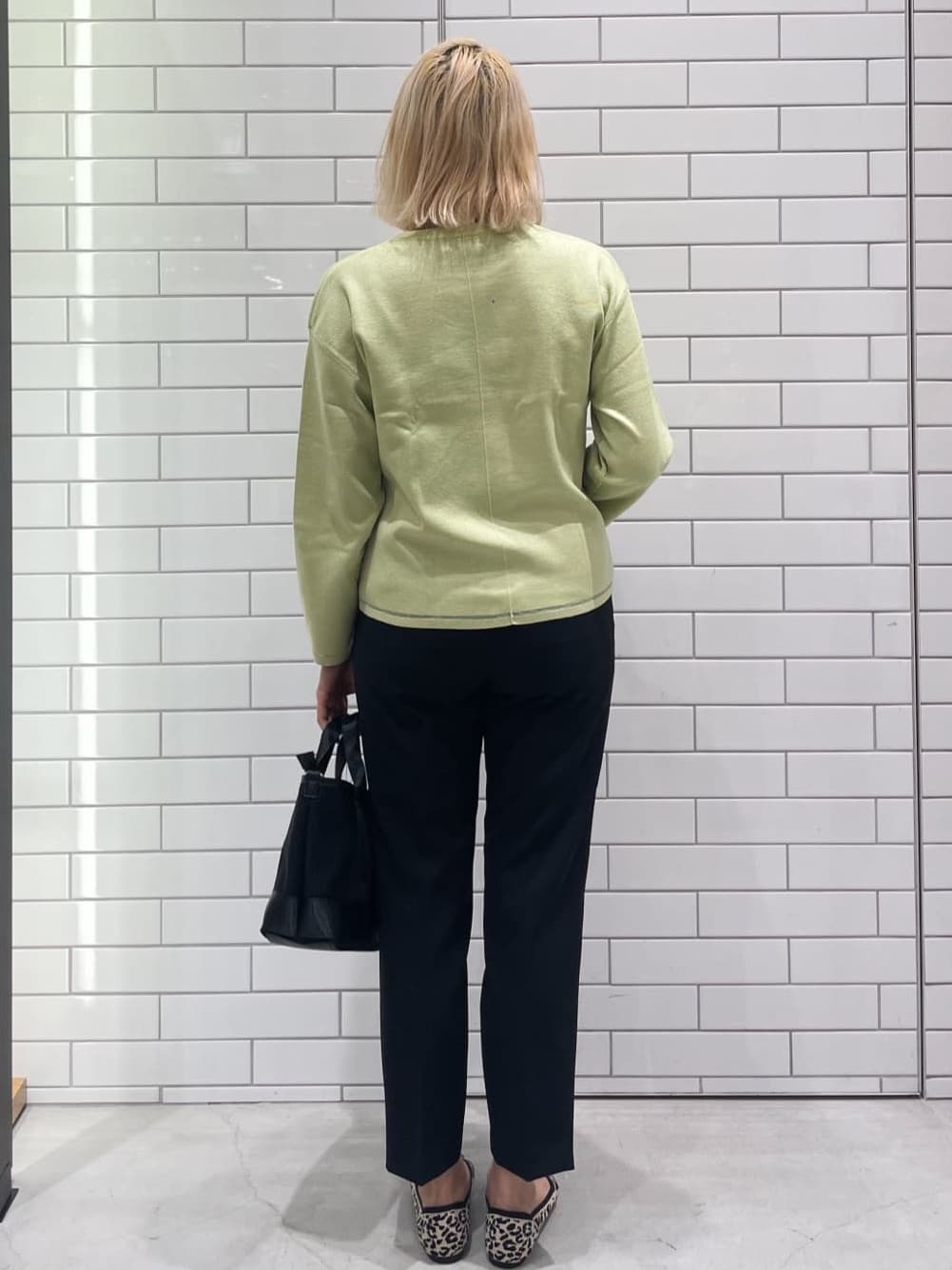 いとうちゃんさんの「OPAQUE.CLIP｜《通勤・セレモニー／セットアップ対応》テーパードパンツ／ダブルクロス【洗濯機洗い可】」を使ったコーディネート