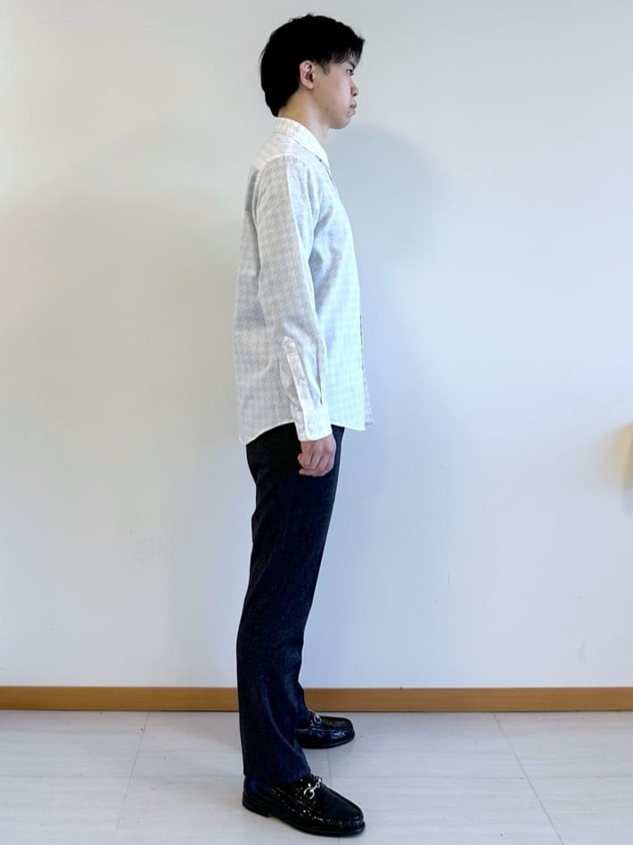 イッシーさんの「TAKEO KIKUCHI｜【ONOFF対応】TRダブルニット ストレッチパンツ」を使ったコーディネート