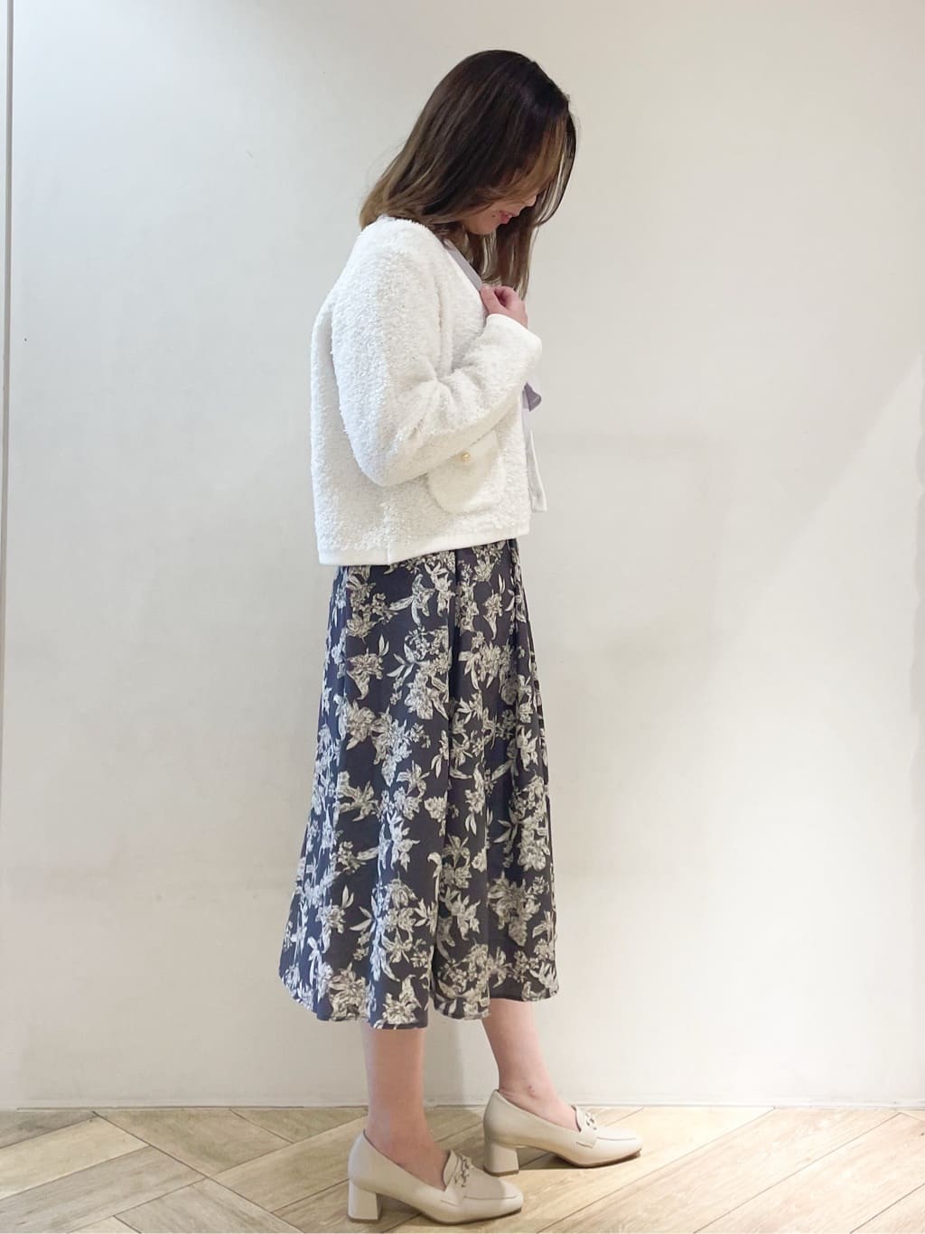 makiさんの「index｜◆ストレッチラッフルボウタイブラウス【洗濯機洗い可／防シワ】」を使ったコーディネート