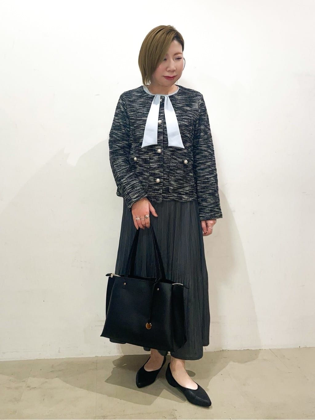 Ricoさんの「SHOO･LA･RUE｜◆【セレモニーにも】ひらりと揺れる上品シルエット サテンプリーツスカート」を使ったコーディネート