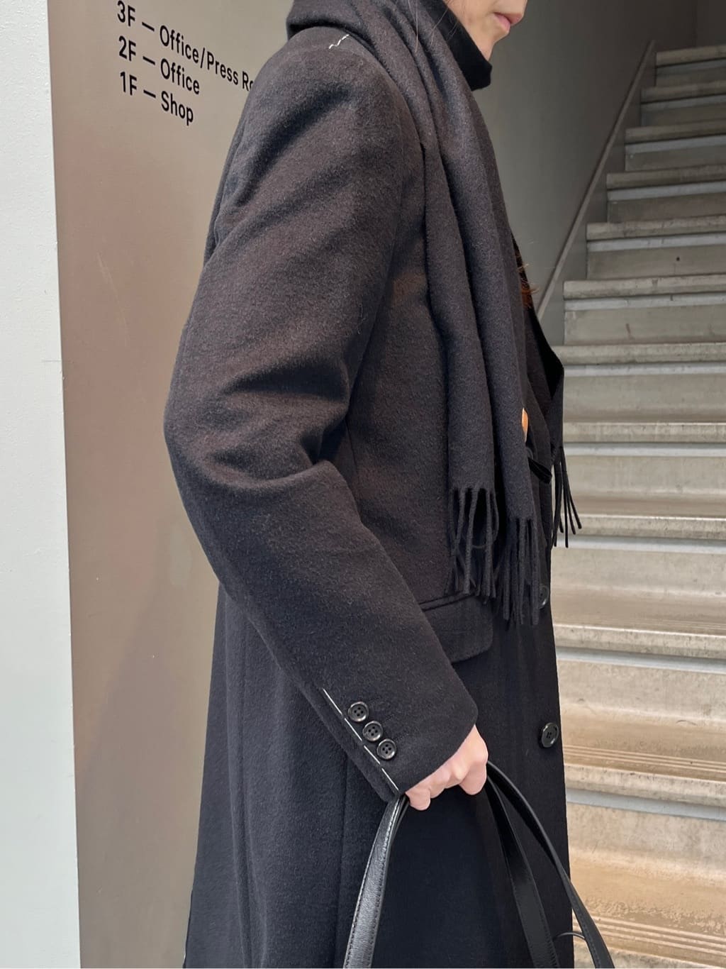 神野（jinno）さんの「TAKEO KIKUCHI｜ウールカシミヤブレンド チェスターコート」を使ったコーディネート