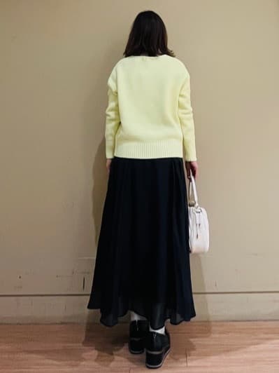 Juneさんの「UNTITLED｜◆【洗える/オンオフ使える】ファンシーヤーンVネックニット」を使ったコーディネート