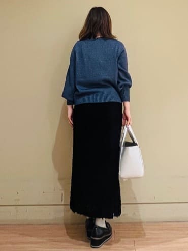 Juneさんの「UNTITLED｜◆【洗える/後ろウエストゴム】カットジャカード ナロースカート」を使ったコーディネート