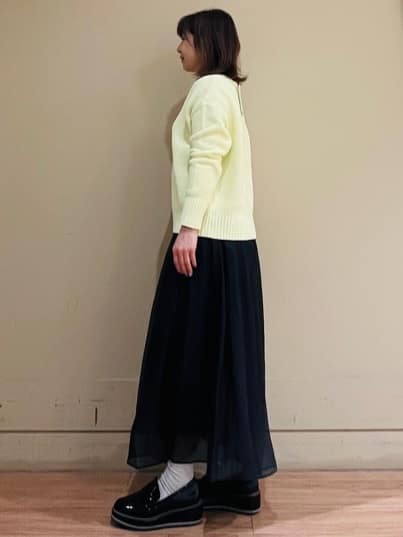 Juneさんの「UNTITLED｜◆【洗える/オンオフ使える】ファンシーヤーンVネックニット」を使ったコーディネート