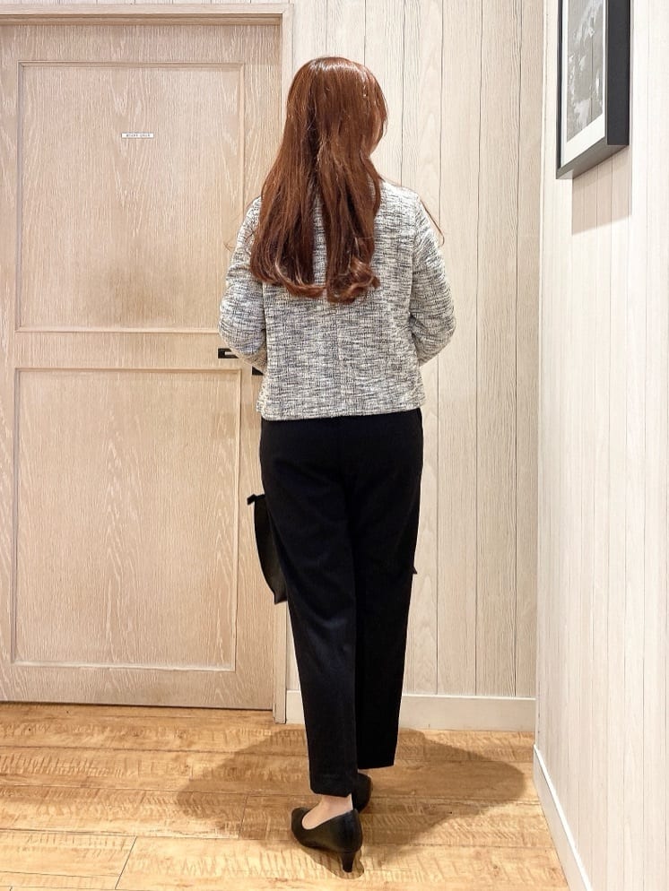 miiさんの「SHOO･LA･RUE｜◆【S-3L/洗える/セレモニー】さらり軽やか フリルスタンドカラーブラウス」を使ったコーディネート