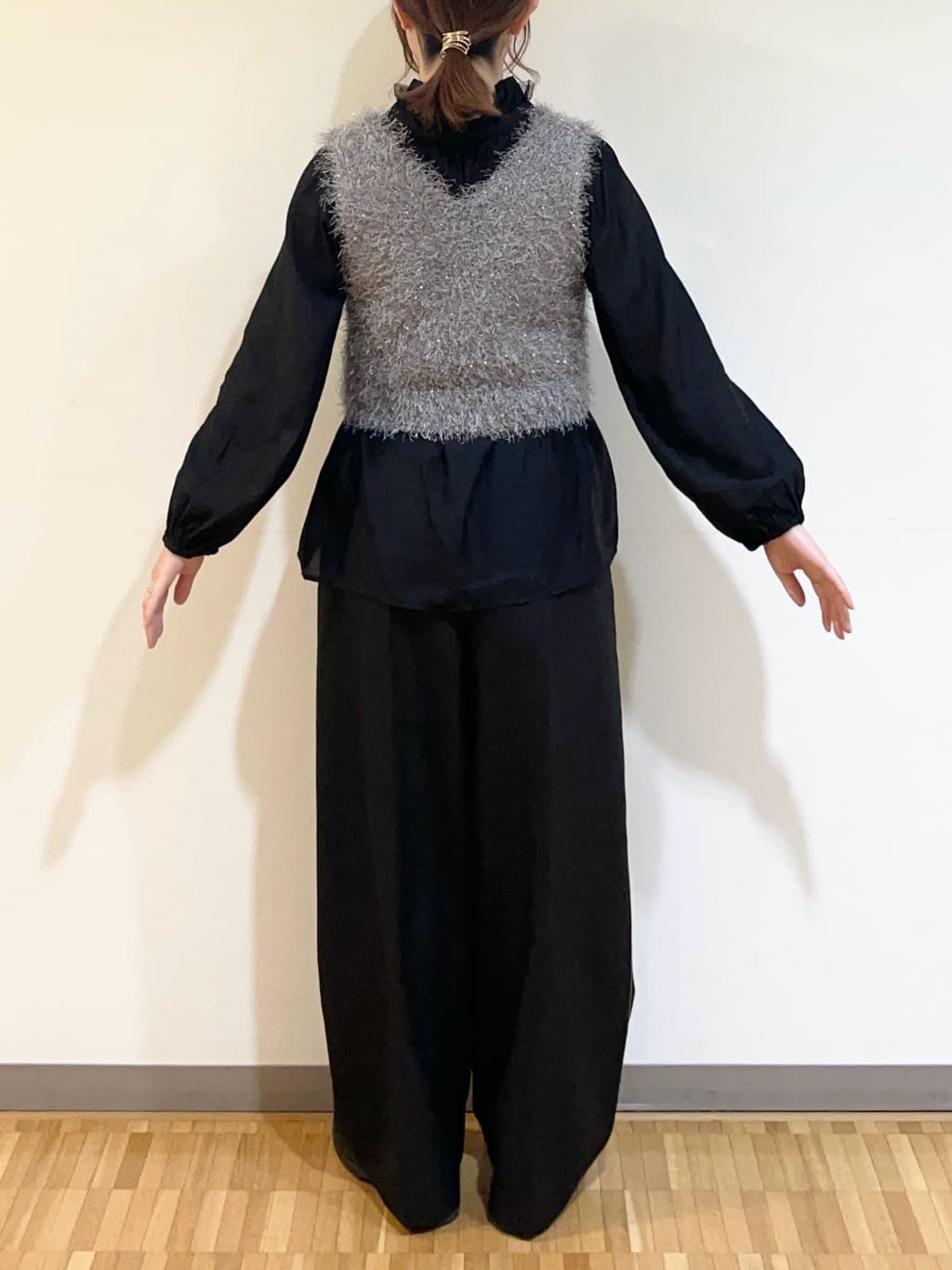 フナキさんの「UNTITLED｜」を使ったコーディネート