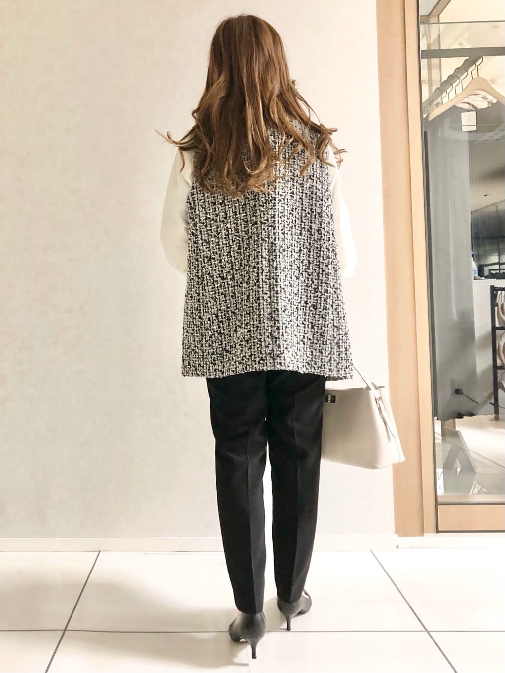 sayuさんの「UNTITLED｜◆【通勤スーツ】タックテーパードパンツ」を使ったコーディネート