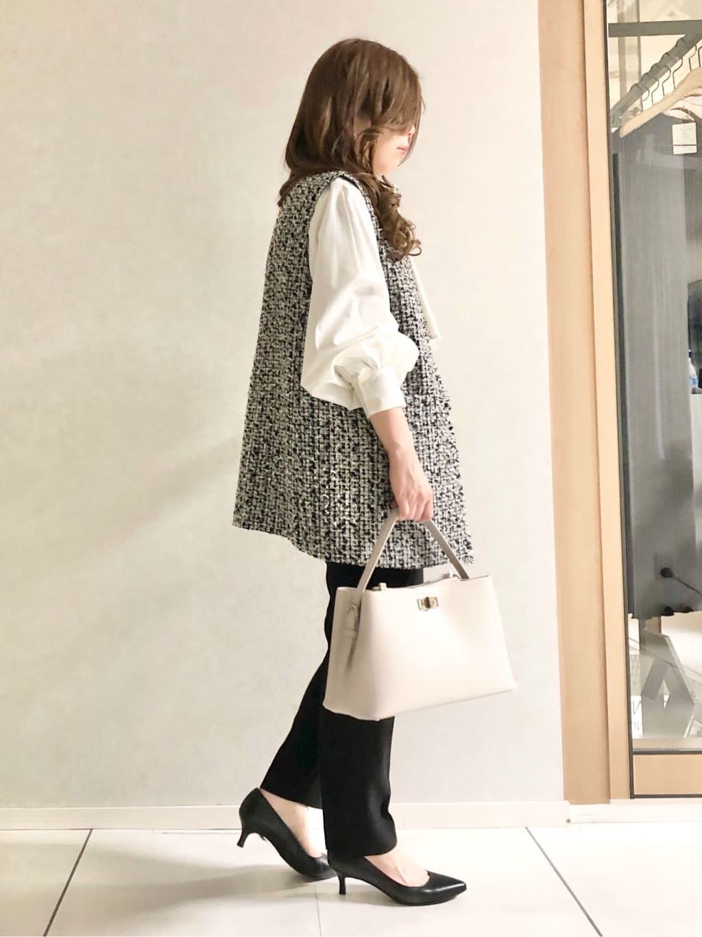 sayuさんの「UNTITLED｜◆【通勤スーツ】タックテーパードパンツ」を使ったコーディネート