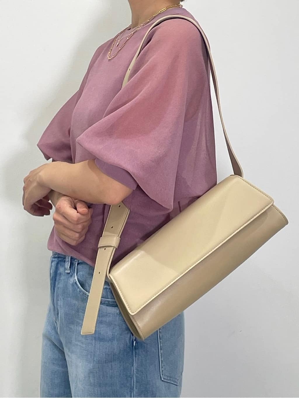 KAYOさんの「UNTITLED｜◆【Munich】シアーパフスリーブプルオーバー」を使ったコーディネート