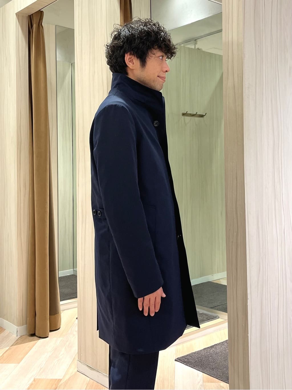 URAさんの「TAKEO KIKUCHI｜【Three by Three】シャイニーシャークピンヘッド スーツ/3ピース対応可」を使ったコーディネート