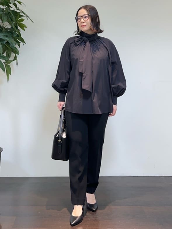 Asamiさんの「UNTITLED｜◆【通勤スーツ】タックテーパードパンツ」を使ったコーディネート