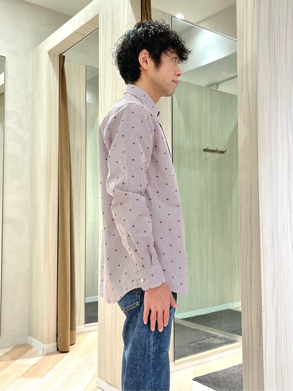 URAさんの「TAKEO KIKUCHI｜ハットモチーフ ジャカード ストライプ シャツ」を使ったコーディネート
