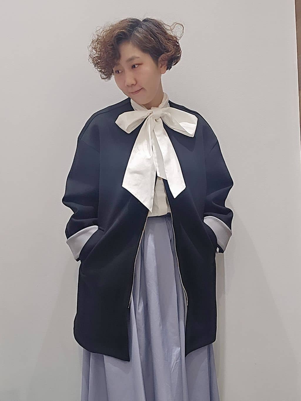 ゆきをさんの「OPAQUE.CLIP｜◆《STORY掲載》ボウタイシャツブラウス／通勤・セレモニー対応【洗濯機洗い可】」を使ったコーディネート