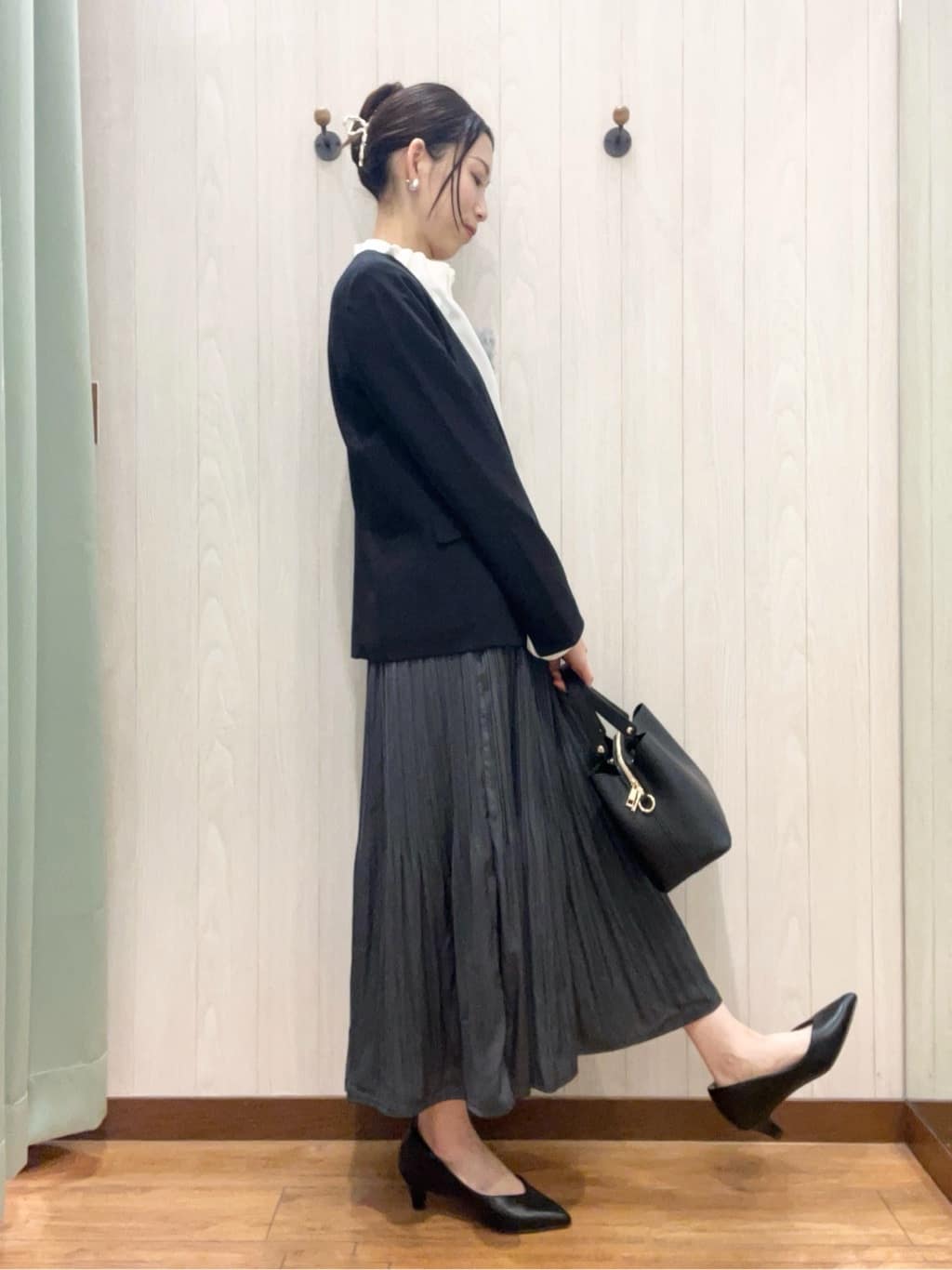 カンチャンさんの「SHOO･LA･RUE｜◆【洗える/S-3L/セットアップ可】セレモニーや通勤に カットジョーゼット Vネックジャケット」を使ったコーディネート