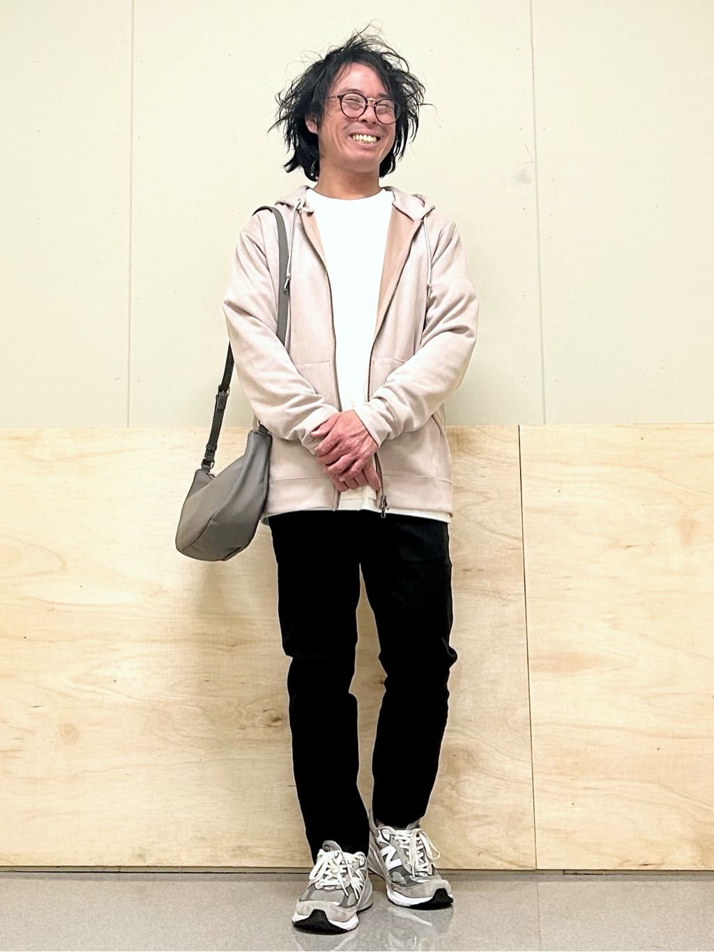 KENJI Iさんの「THE SHOP TK｜【オールシーズン穿ける！】7DAYSストレッチへリンボンパンツ　ON&hArr;OFF兼用」を使ったコーディネート
