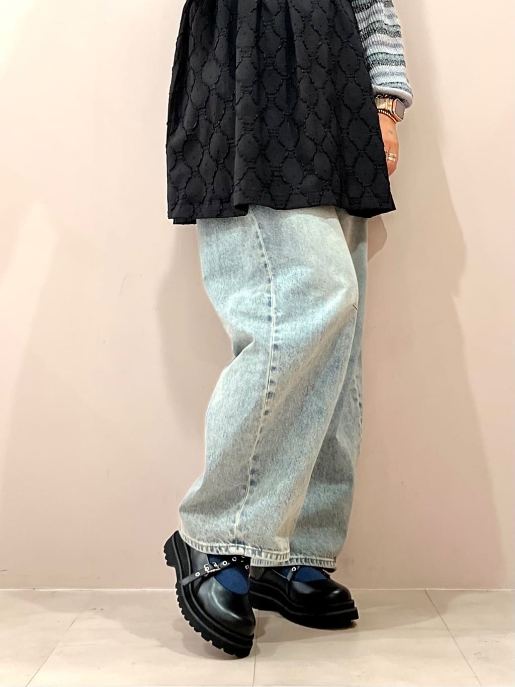 TAKAさんの「ESPERANZA｜グロメットクロスストラップスニーカー」を使ったコーディネート