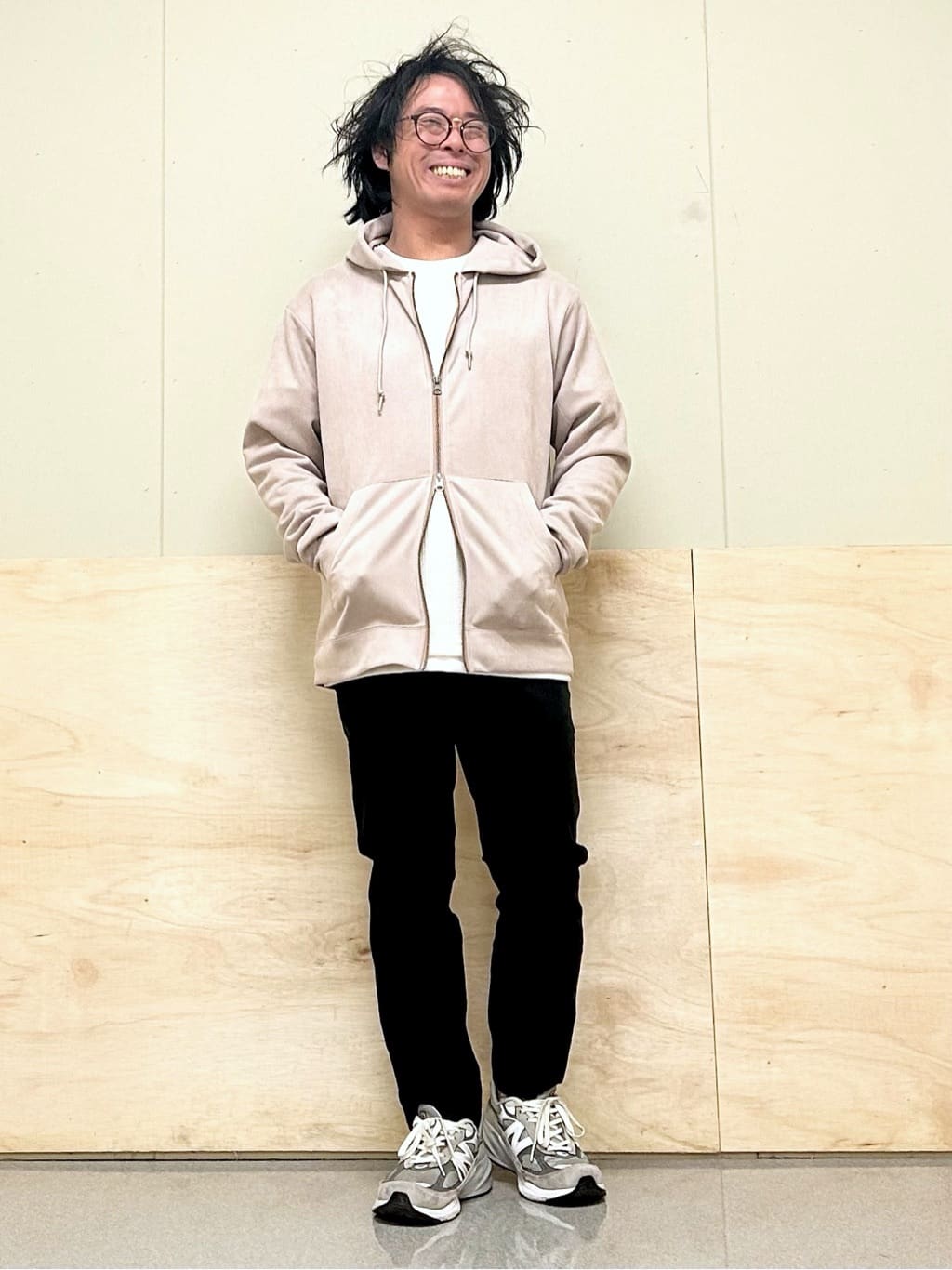 KENJI Iさんの「THE SHOP TK｜【オールシーズン穿ける！】7DAYSストレッチへリンボンパンツ　ON&hArr;OFF兼用」を使ったコーディネート