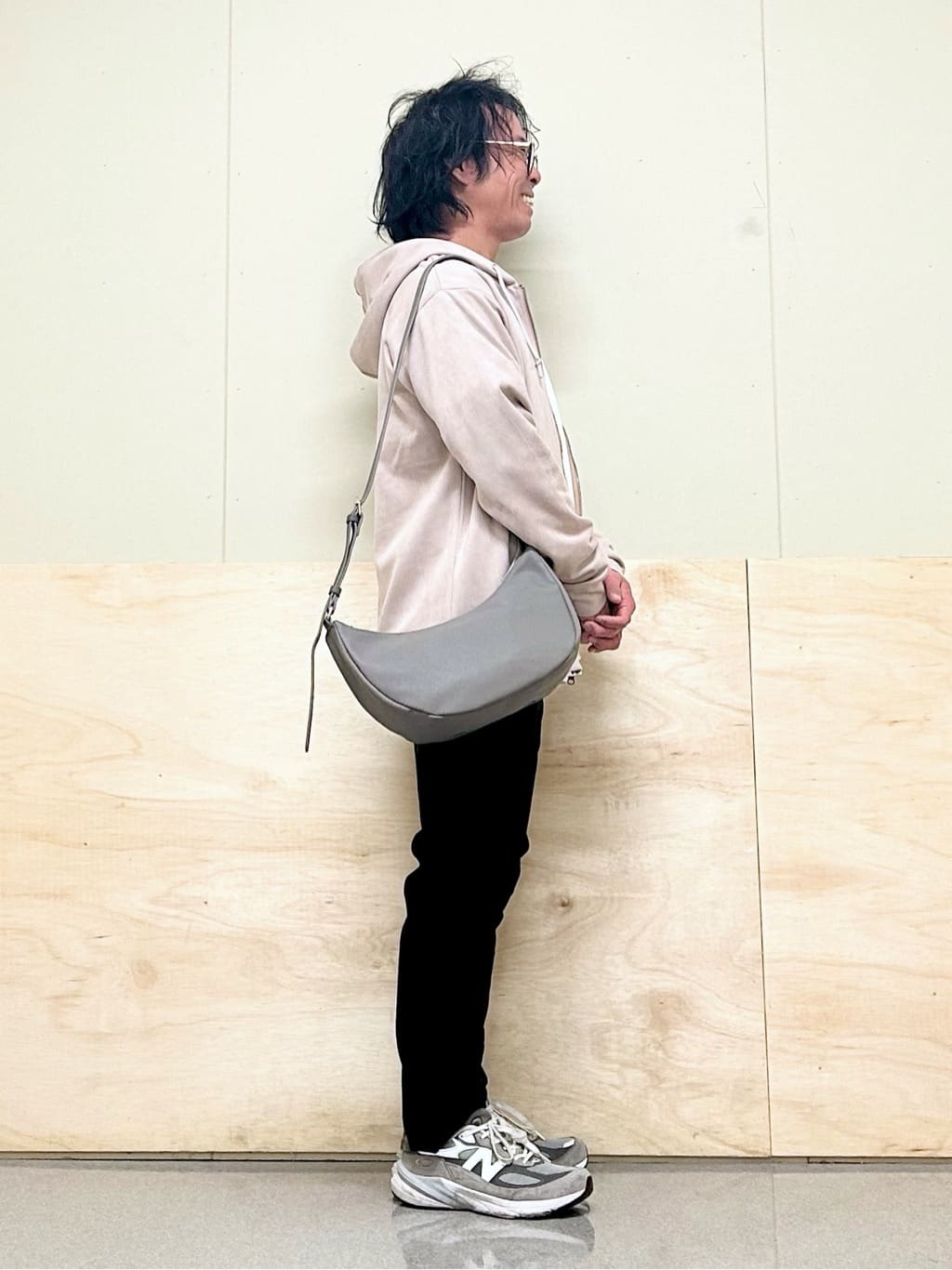KENJI Iさんの「THE SHOP TK｜【オールシーズン穿ける！】7DAYSストレッチへリンボンパンツ　ON&hArr;OFF兼用」を使ったコーディネート