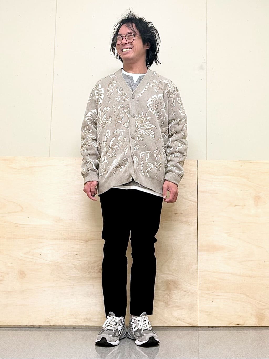 KENJI Iさんの「THE SHOP TK｜【オールシーズン穿ける！】7DAYSストレッチへリンボンパンツ　ON&hArr;OFF兼用」を使ったコーディネート