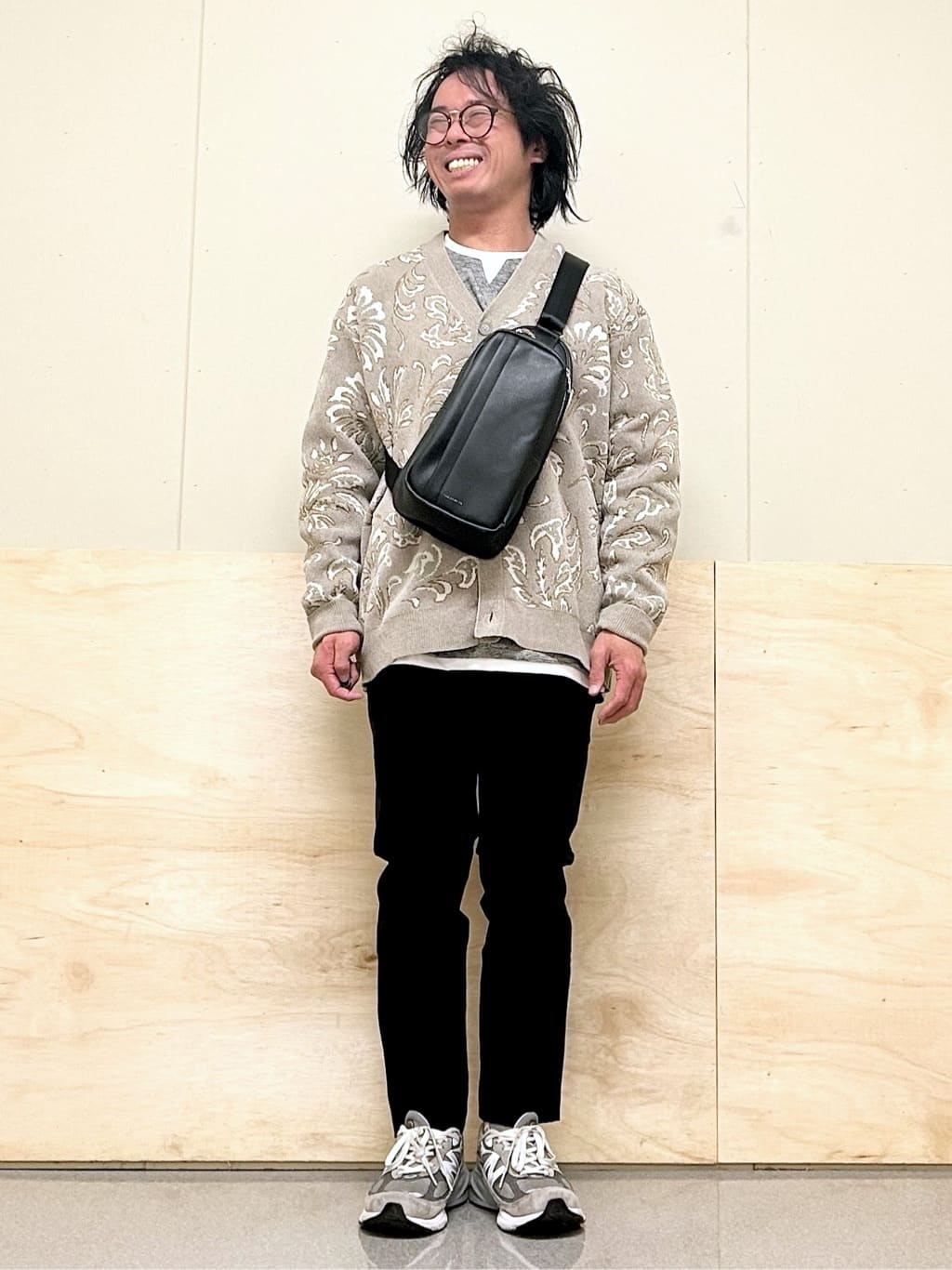 KENJI Iさんの「THE SHOP TK｜【オールシーズン穿ける！】7DAYSストレッチへリンボンパンツ　ON&hArr;OFF兼用」を使ったコーディネート