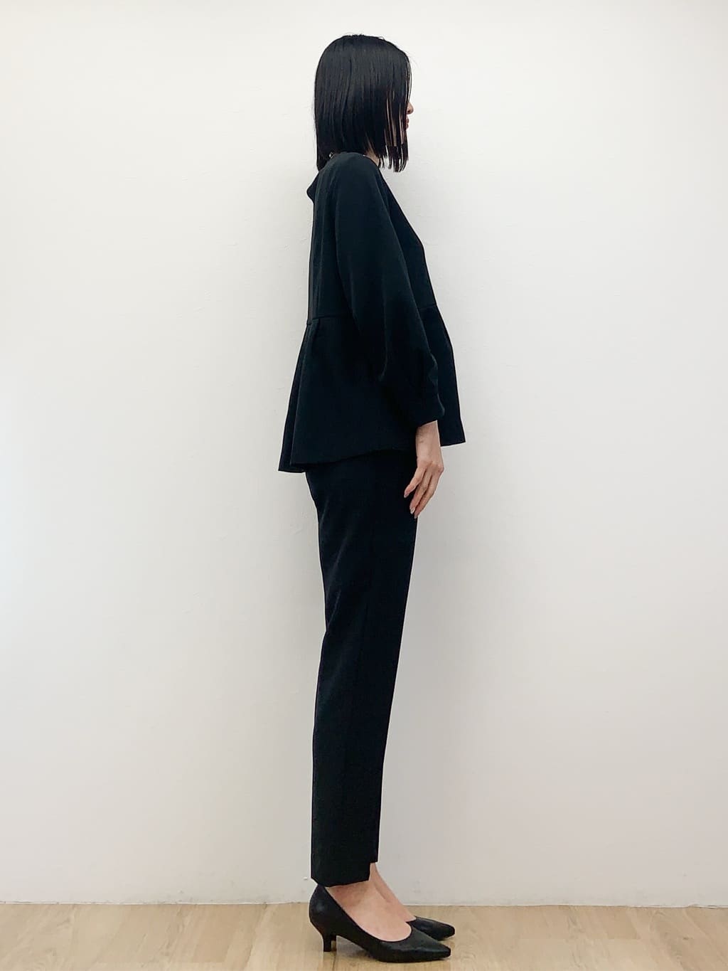 yamasakiさんの「OPAQUE.CLIP｜《通勤・セレモニー／セットアップ対応》テーパードパンツ／ダブルクロス【洗濯機洗い可】」を使ったコーディネート