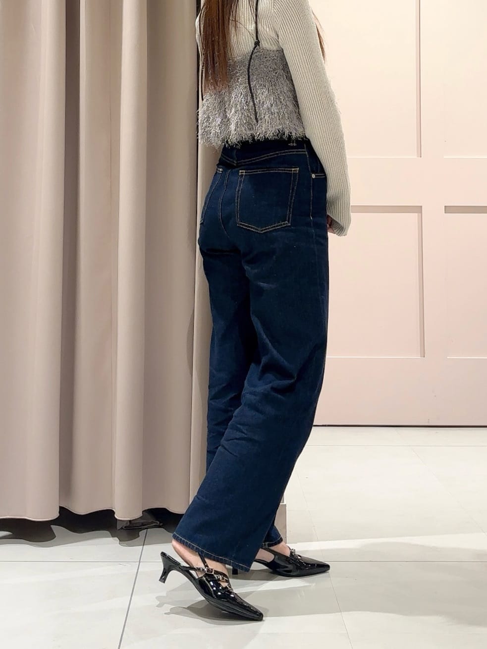 RINAさんの「ESPERANZA｜バックストラップミドルヒールパンプス」を使ったコーディネート