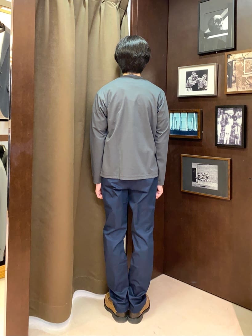 コバヤシさんの「TAKEO KIKUCHI｜【オフィスカジュアル対応】ドレス チノパンツ」を使ったコーディネート