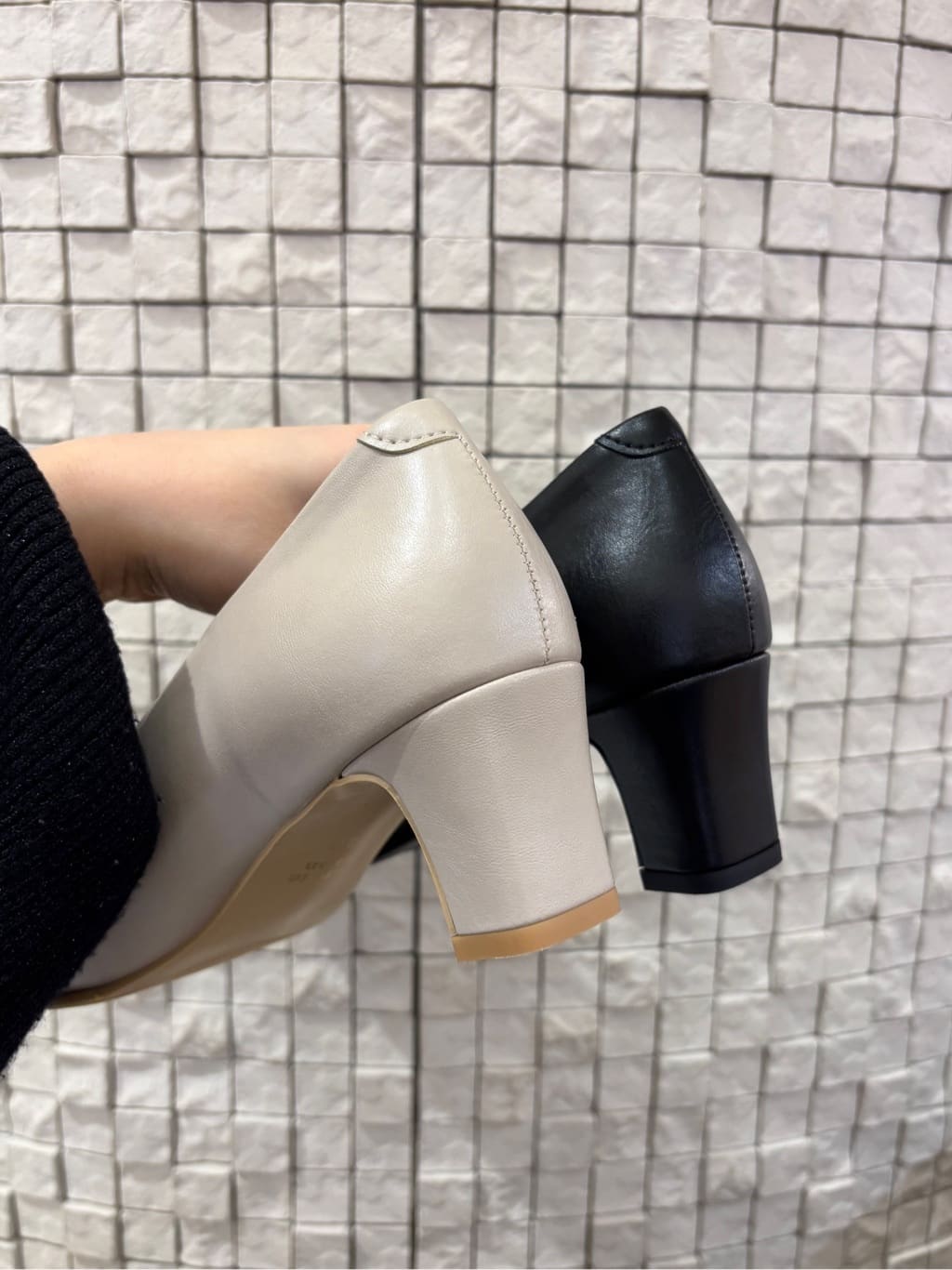 まっきーさんの「ESPERANZA｜【レイン対応/12時間パンプス】約5.0cm　歩きやすくて疲れにくい」を使ったコーディネート