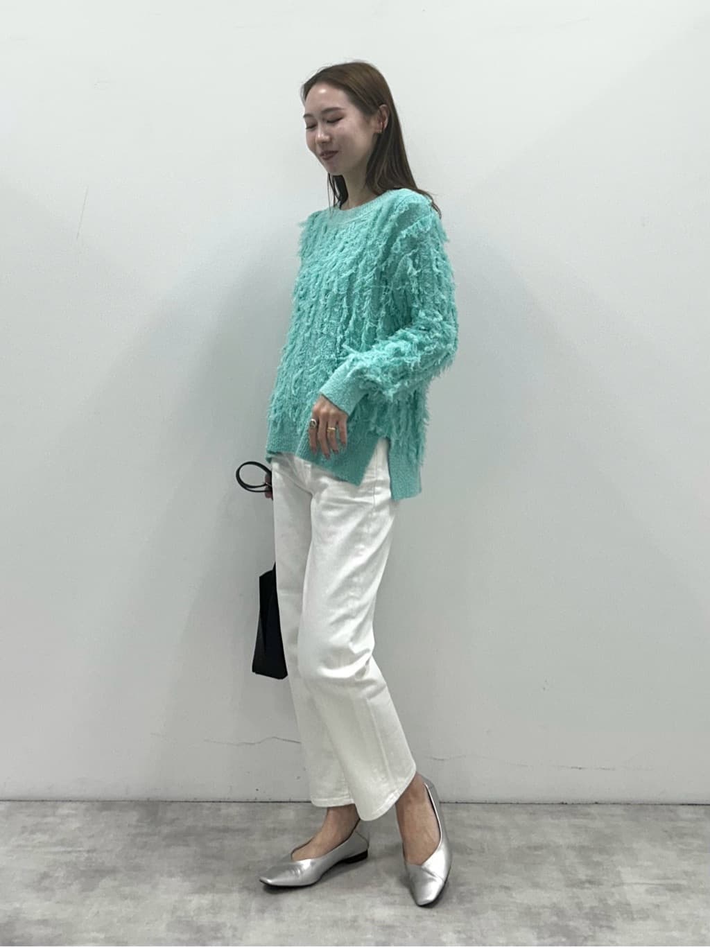 mitsukiさんの「INDIVI｜【褒められデニム】スリムストレート デニムパンツ」を使ったコーディネート