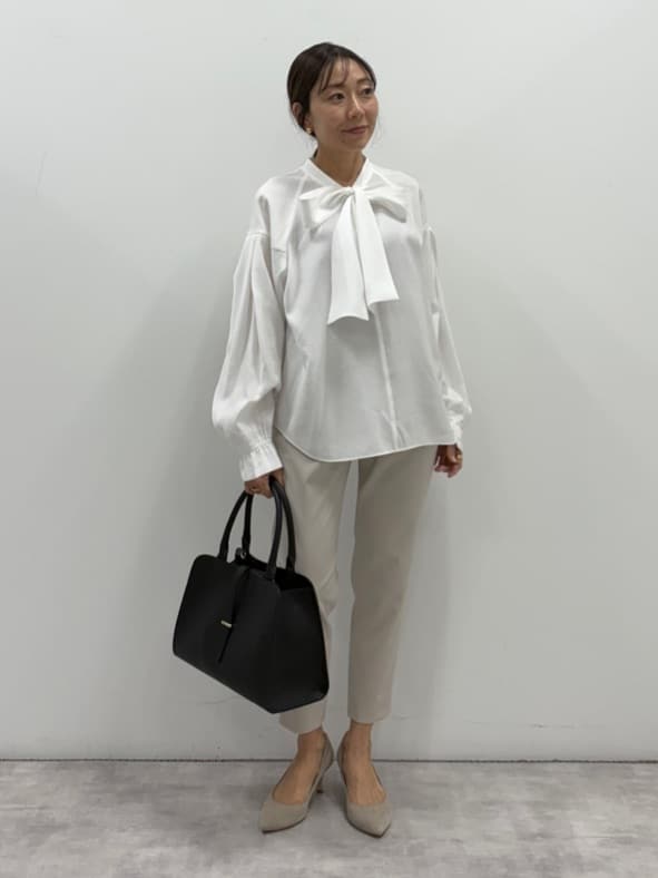 YUさんの「INDIVI｜◆【2点セット／UVケア】ツイードジレ＆ボウタイブラウス カセット服」を使ったコーディネート