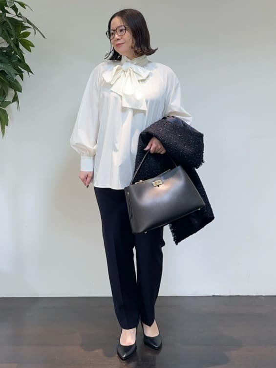 Asamiさんの「UNTITLED｜◆【通勤スーツ】タックテーパードパンツ」を使ったコーディネート