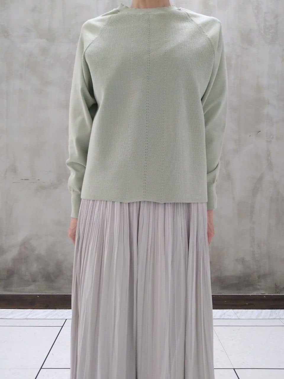 shioさんの「grove｜◆畦編みクルーネックニット」を使ったコーディネート