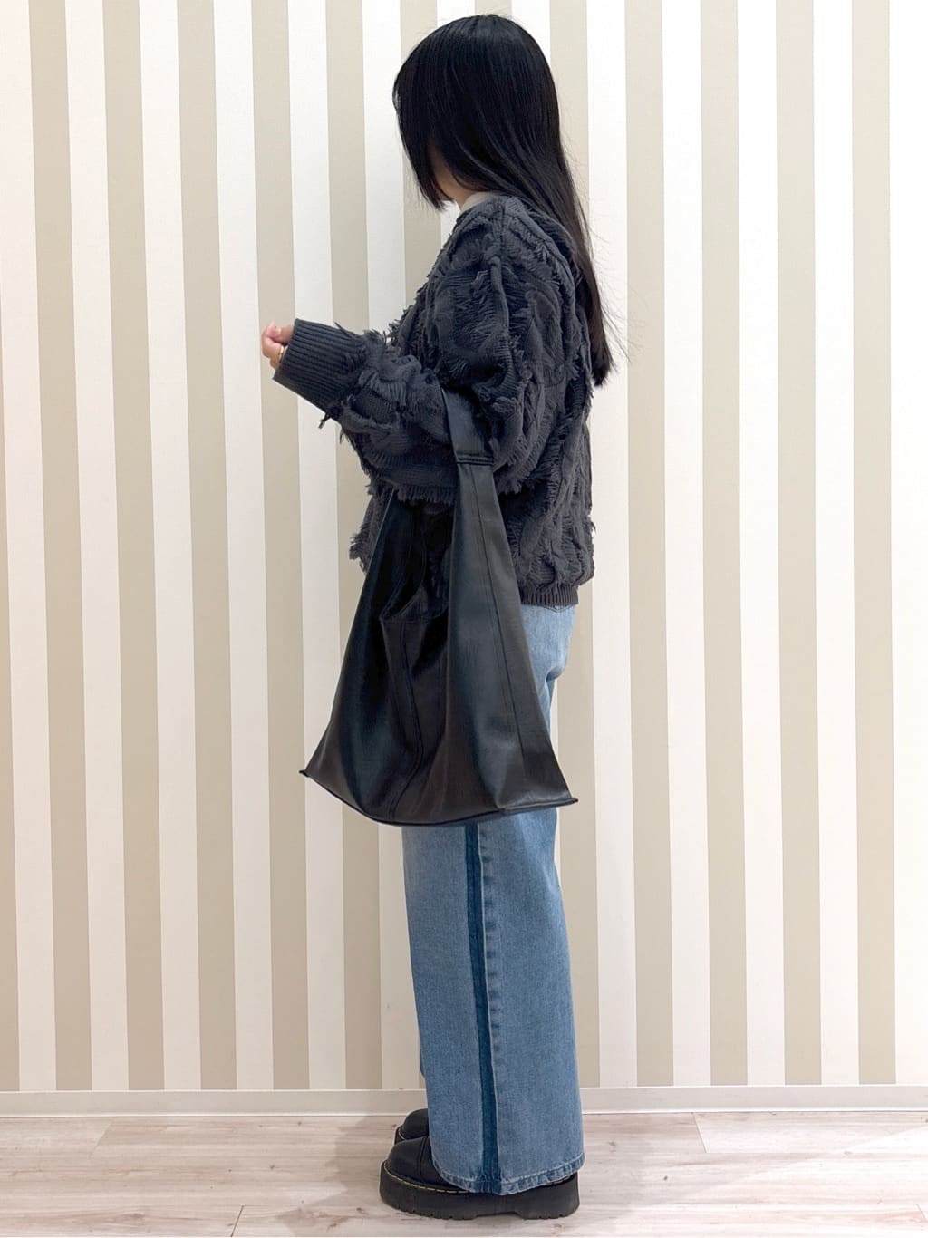 まろんさんの「SHOO･LA･RUE｜◆【S-LL】一枚で主役級。フリンジが目を惹くゆるニット」を使ったコーディネート