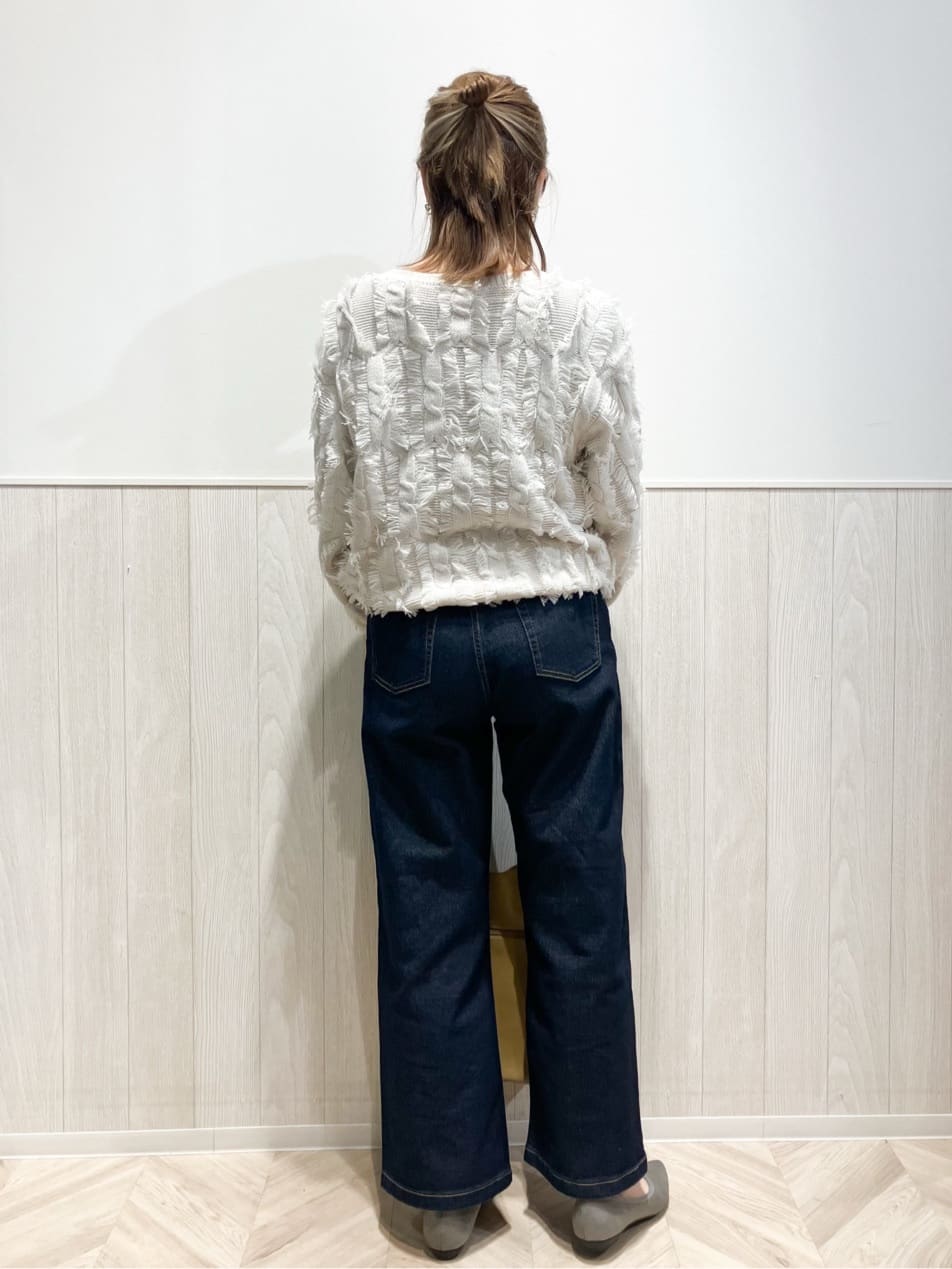 shokoさんの「SHOO･LA･RUE｜◆【S-LL】一枚で主役級。フリンジが目を惹くゆるニット」を使ったコーディネート