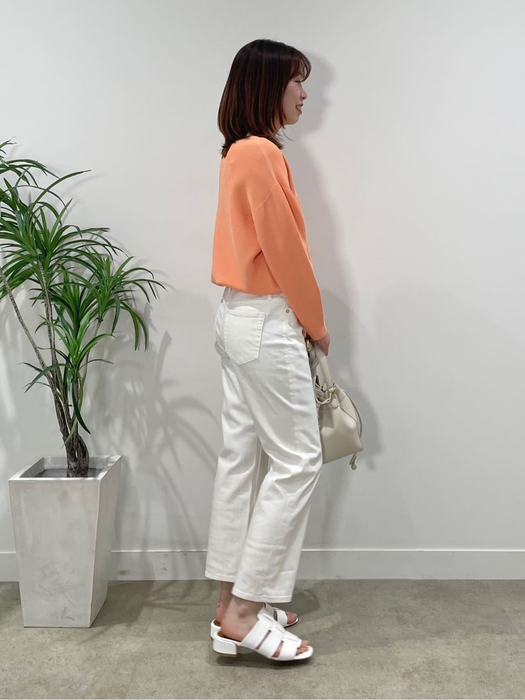ねねさんの「INDIVI｜◆【洗える／無縫製／6色展開】袖フォルム ボートネックニット」を使ったコーディネート
