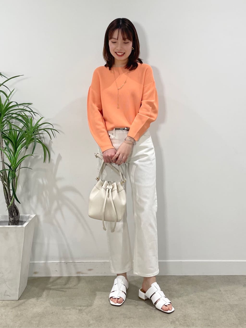 ねねさんの「INDIVI｜◆【洗える／無縫製／6色展開】袖フォルム ボートネックニット」を使ったコーディネート