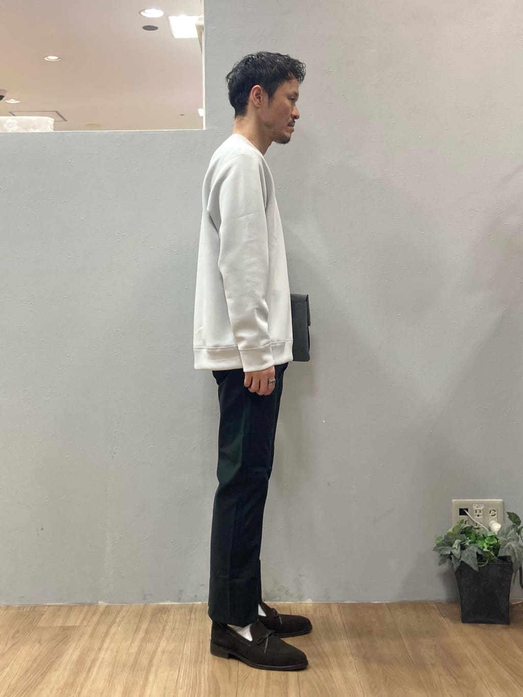 シュンさんの「TAKEO KIKUCHI｜【Made in JAPAN】播州織 ストレッチ パンツ」を使ったコーディネート