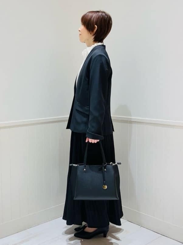 あきさんの「SHOO･LA･RUE｜◆【S-3L/洗える/セレモニー】さらり軽やか フリルスタンドカラーブラウス」を使ったコーディネート
