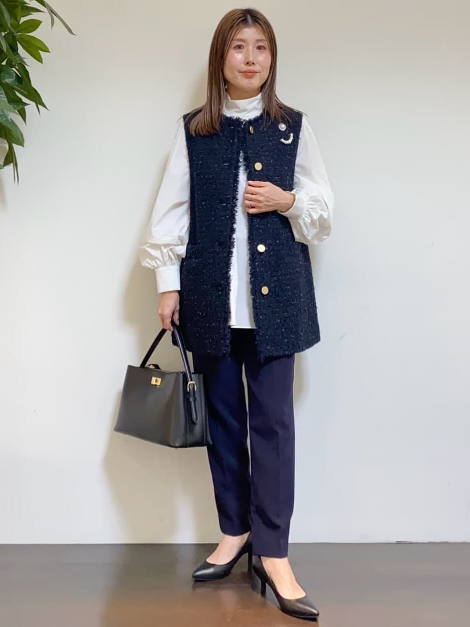 tomoさんの「UNTITLED｜◆【通勤スーツ】タックテーパードパンツ」を使ったコーディネート