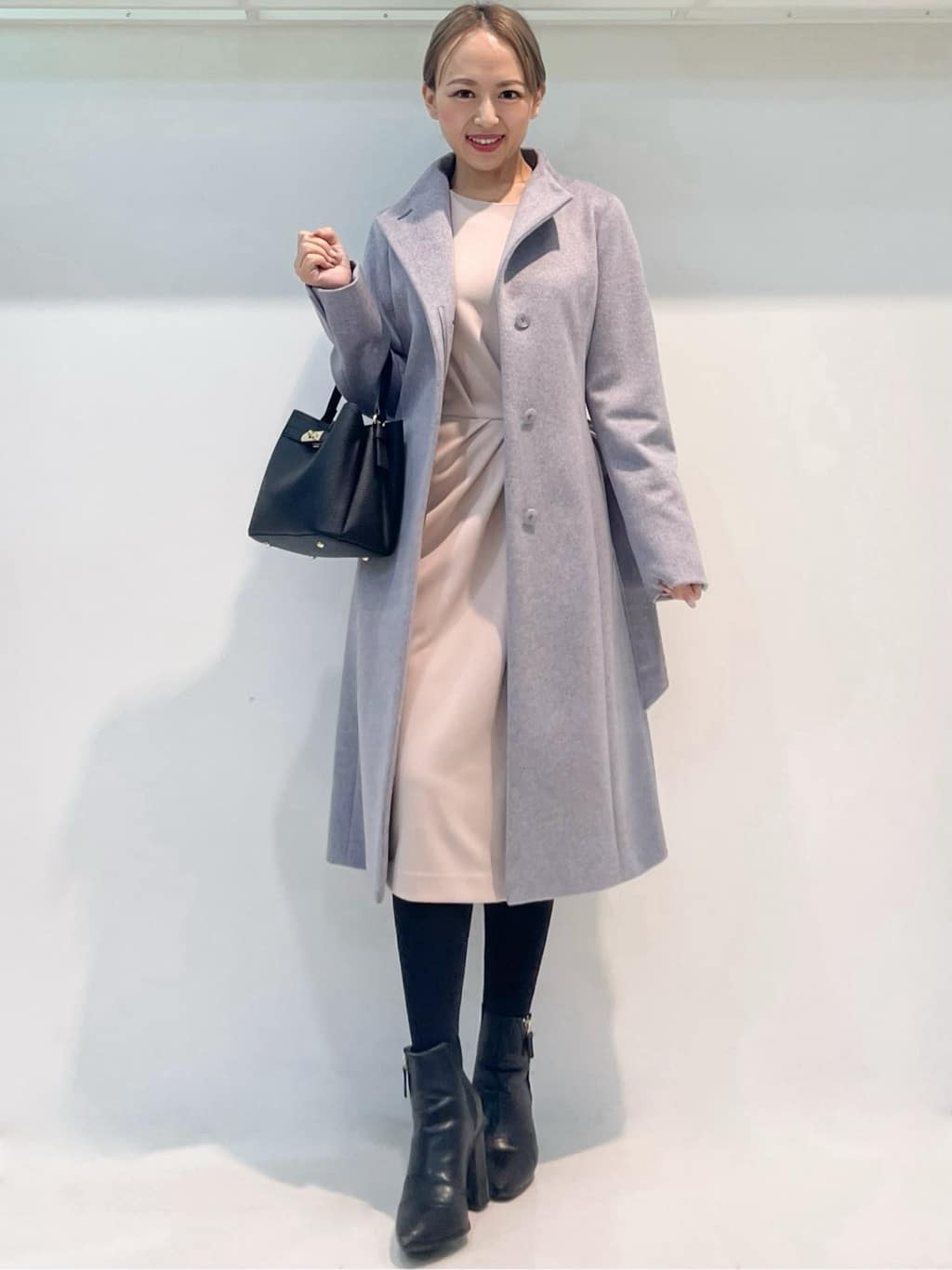 chiiさんの「COUP DE CHANCE｜【カシミヤ混／日本製】Iラインスタンドウィングカラーコート」を使ったコーディネート