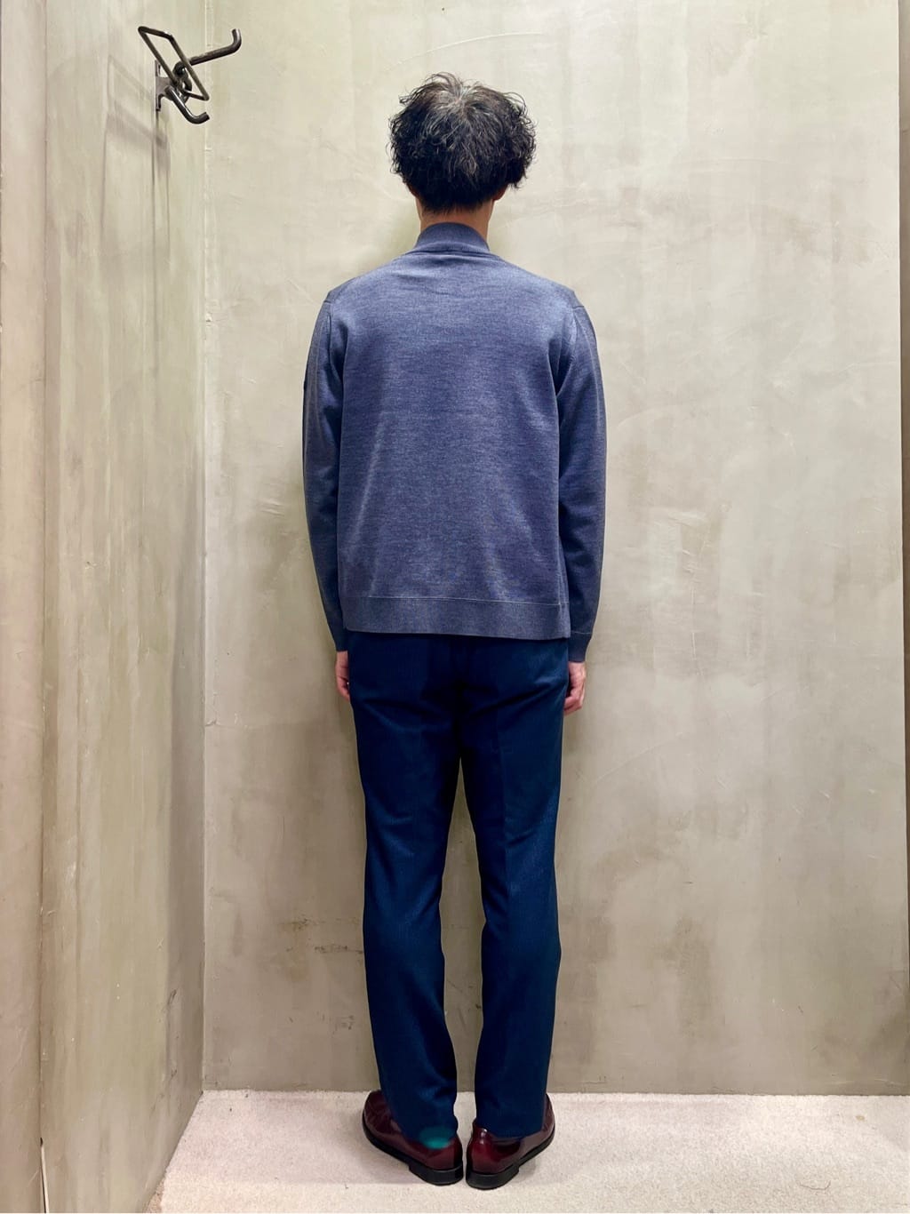 mutoさんの「TAKEO KIKUCHI｜【DOWN FABRIC】ダウンファブリック ドレスパンツ / セットアップ対応」を使ったコーディネート