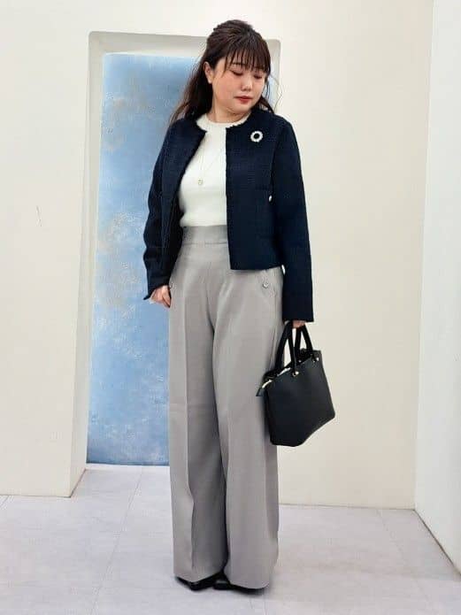 ふるさんの「grove｜【ふわっと心地よい足入れ】やわここち(R)Vカットパンプス」を使ったコーディネート