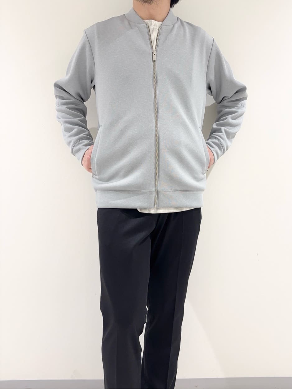 及川さんの「TAKEO KIKUCHI｜【ONOFF対応】TRダブルニット ストレッチパンツ」を使ったコーディネート