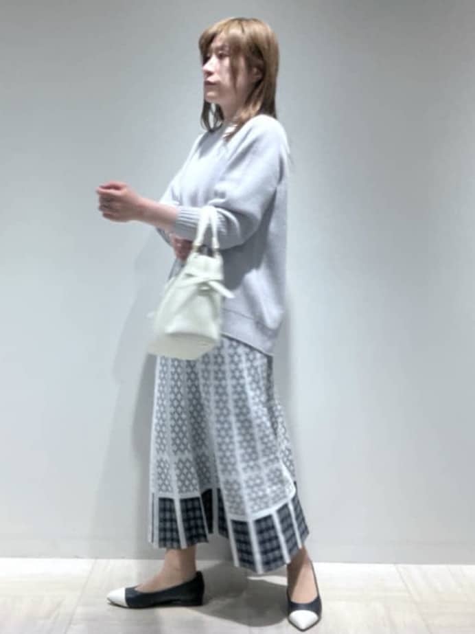 関根さんの「Reflect｜◆【WEB限定カラーあり／ウエスト紐調節／セットアップ可】ジャカードスカート」を使ったコーディネート