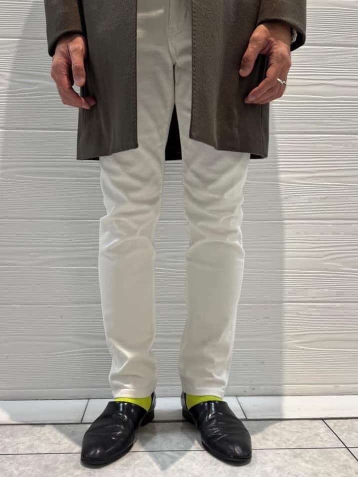 井出恭輔さんの「TAKEO KIKUCHI｜【ウールカシミヤブレンド】ビーバー調 スタンドカラー コート」を使ったコーディネート