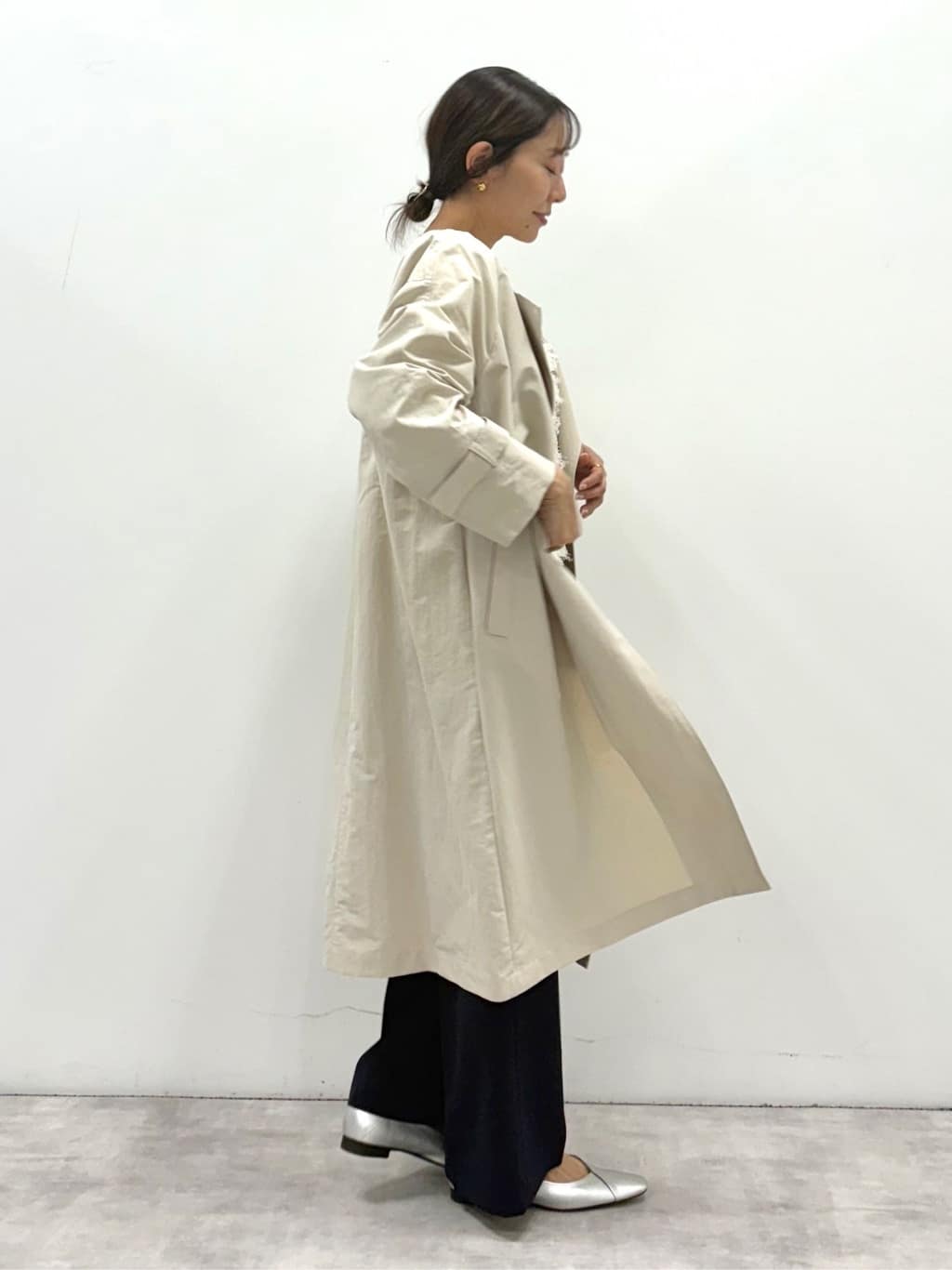 YUさんの「INDIVI｜◆【撥水／UVケア／軽量】トレンチ風ロングコート」を使ったコーディネート