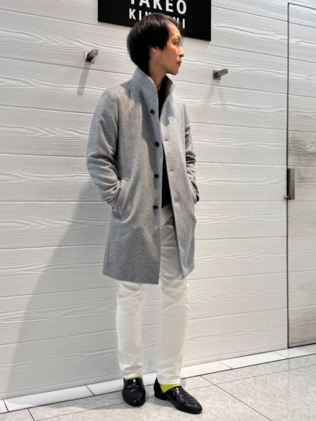 井出恭輔さんの「TAKEO KIKUCHI｜【ウールカシミヤブレンド】ビーバー調 スタンドカラー コート」を使ったコーディネート