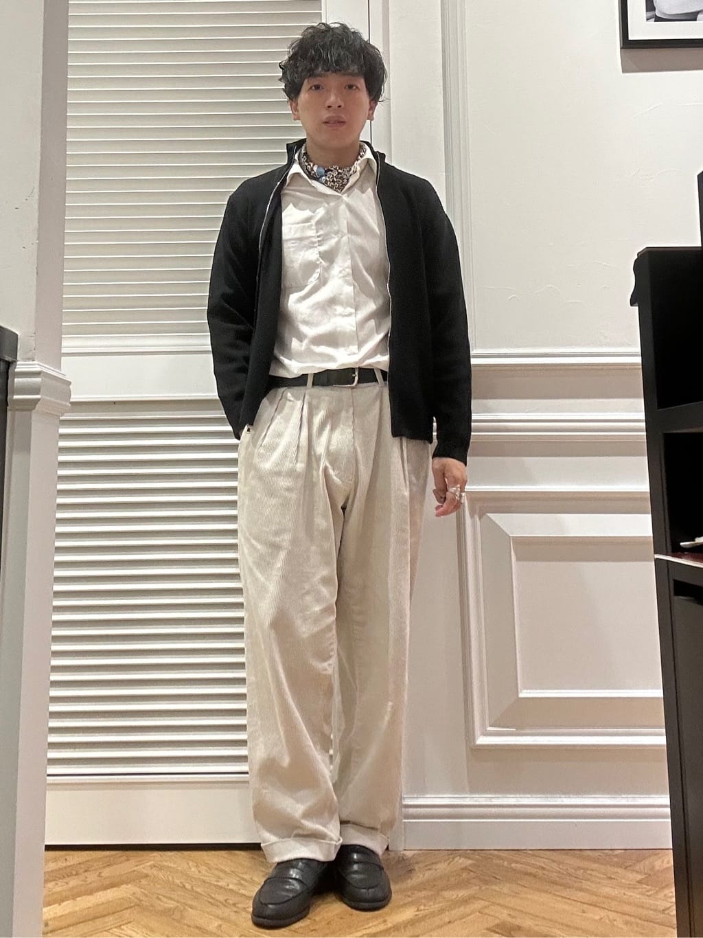 須田　慎二郎さんの「DRESSTERIOR｜【撥水加工/Safari5月号掲載】ローファー」を使ったコーディネート
