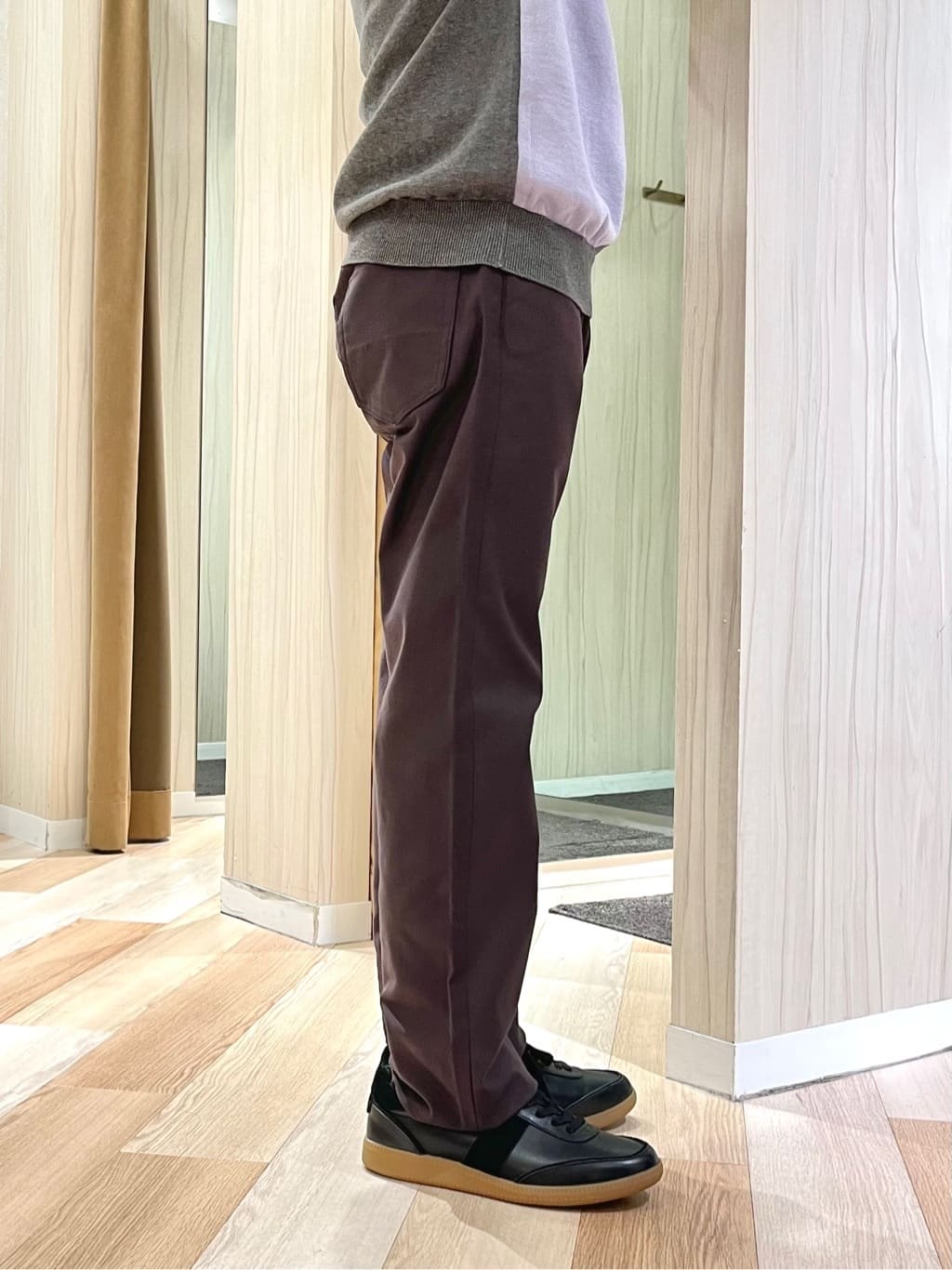 URAさんの「TAKEO KIKUCHI｜【Made in JAPAN】播州織 ストレッチ パンツ」を使ったコーディネート