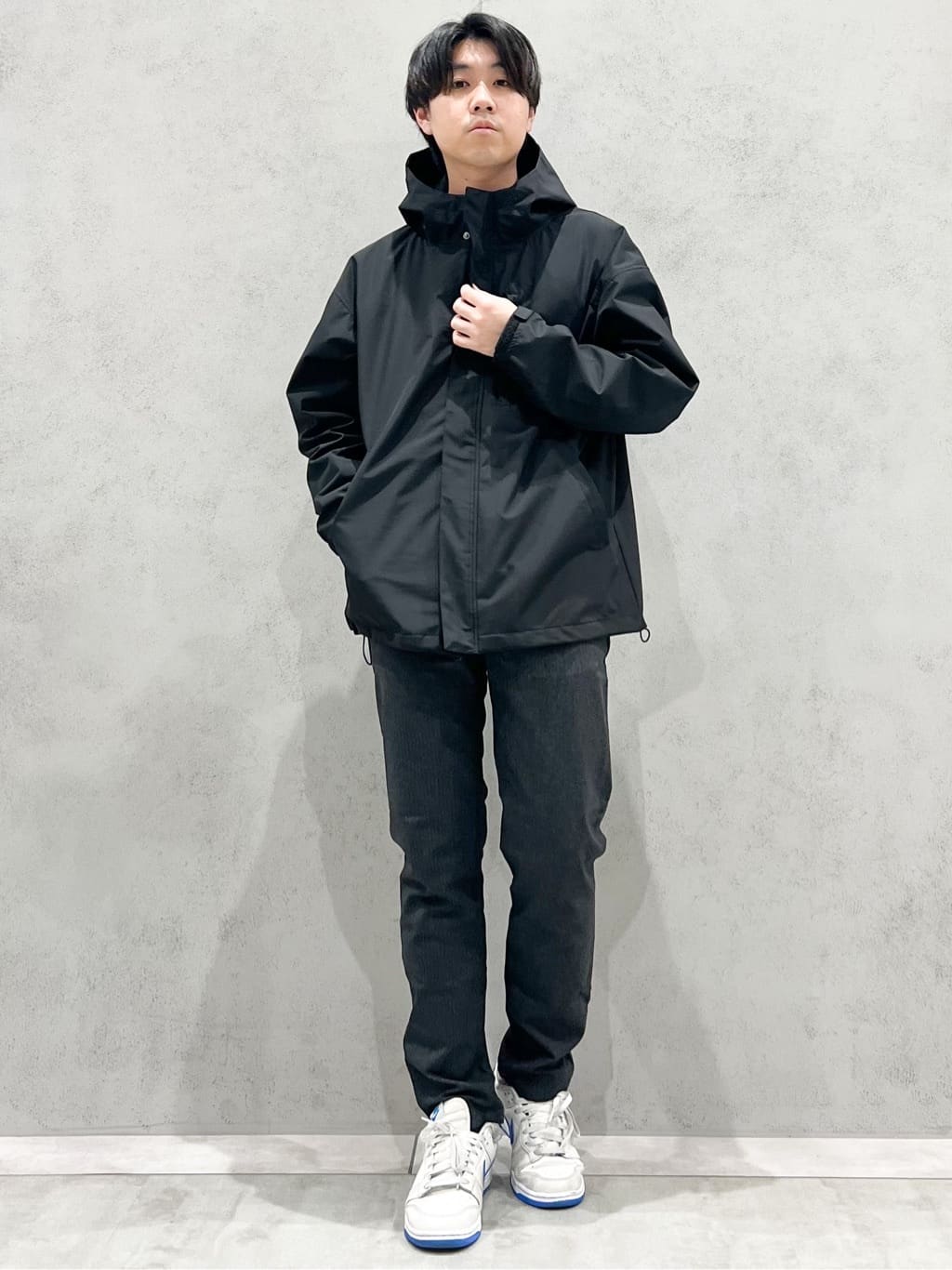 SHI-MAさんの「THE SHOP TK｜【オールシーズン穿ける！】7DAYSストレッチへリンボンパンツ　ON&hArr;OFF兼用」を使ったコーディネート